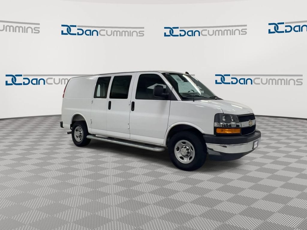 2025 Chevrolet Express Cargo WT