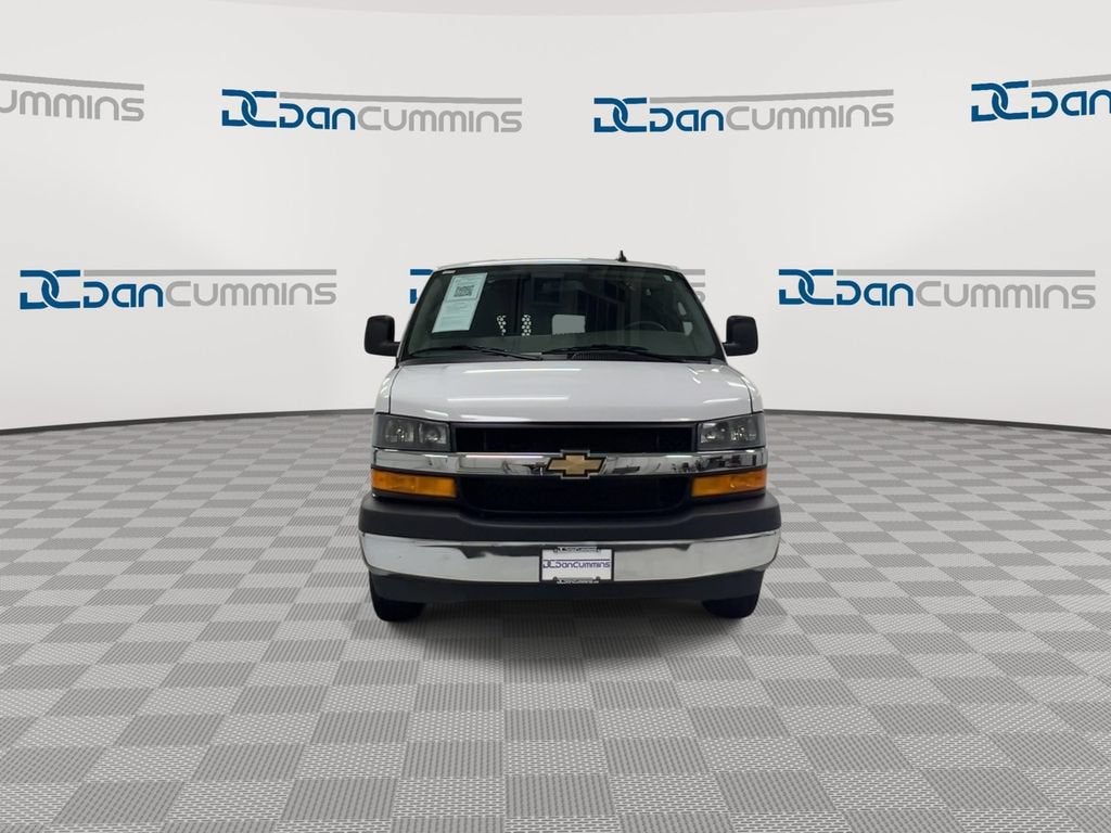 2025 Chevrolet Express Cargo WT