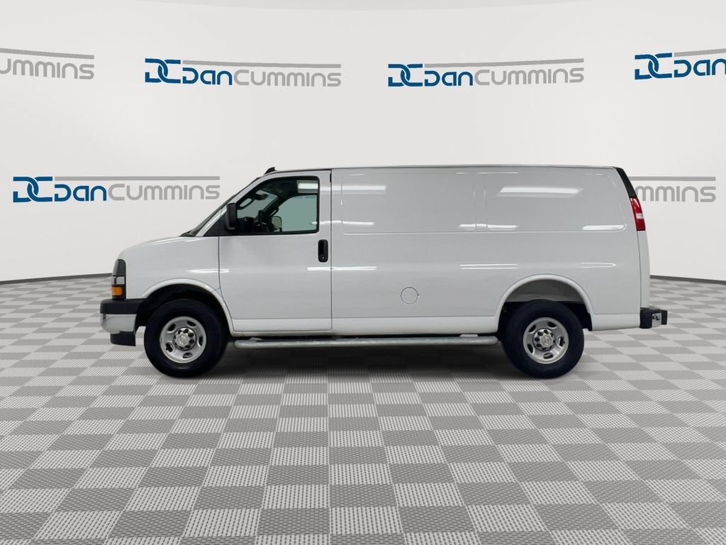 2025 Chevrolet Express Cargo WT