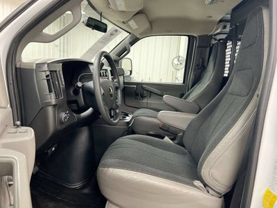 2025 Chevrolet Express Cargo WT