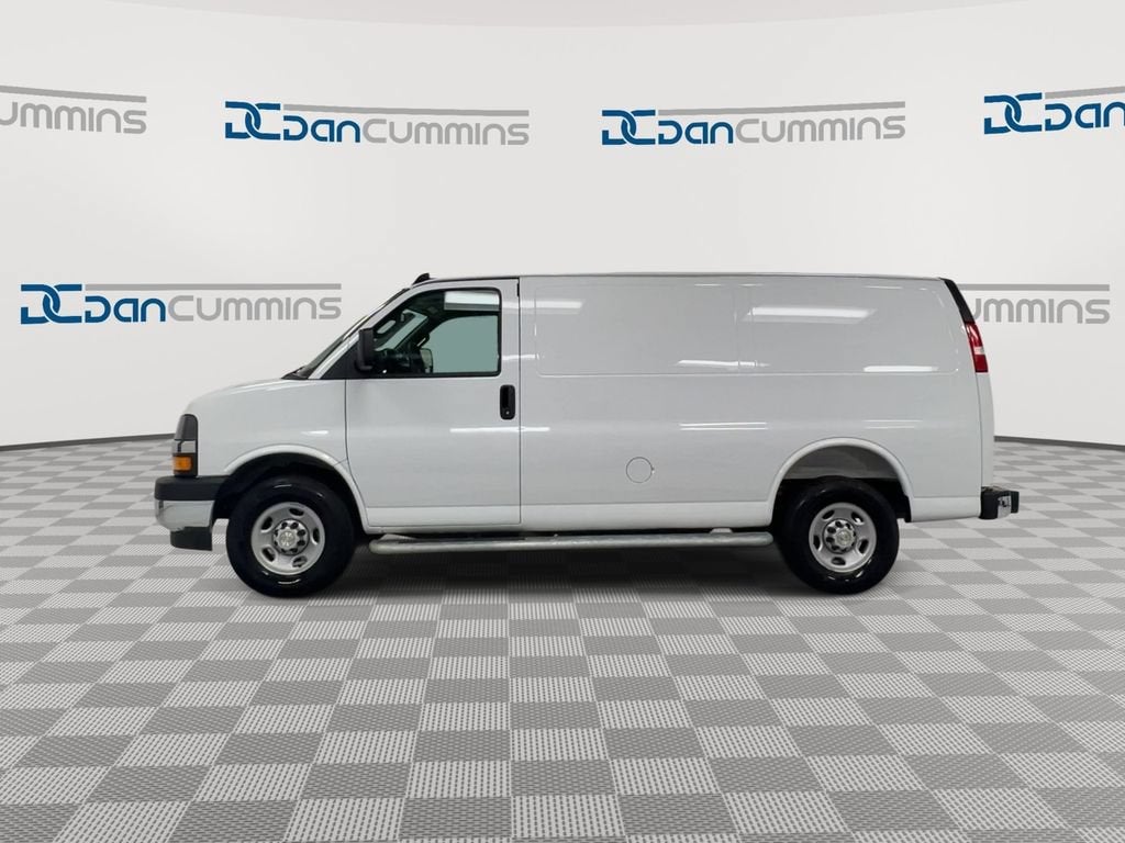 2025 Chevrolet Express Cargo WT