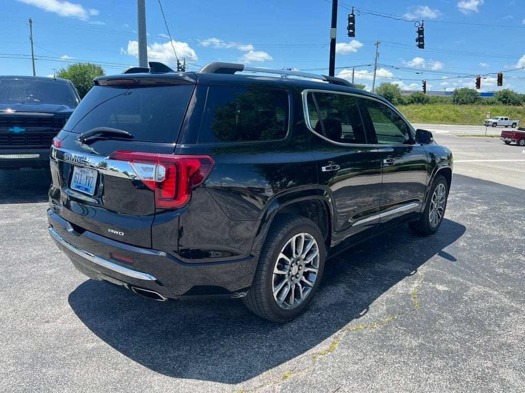 2023 GMC Acadia Denali