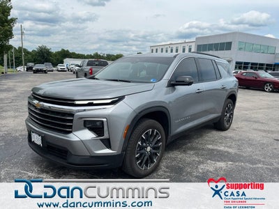 2025 Chevrolet Traverse LT