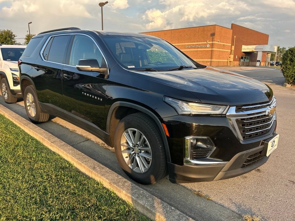 2022 Chevrolet Traverse LT Leather