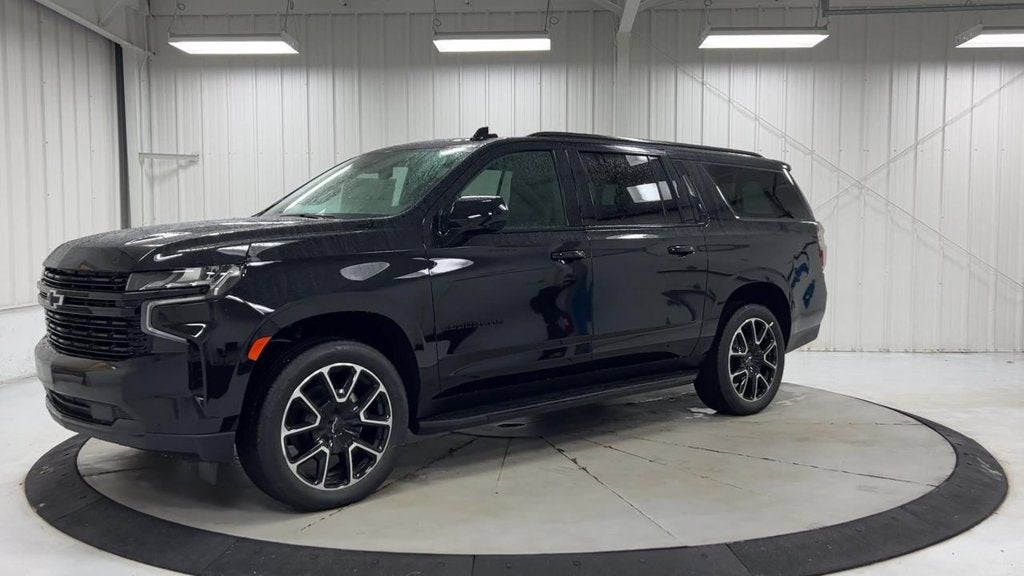 2023 Chevrolet Suburban RST