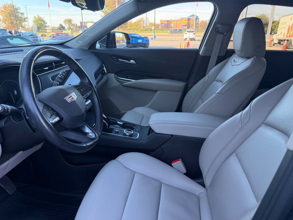 2023 Cadillac XT4 AWD Premium Luxury