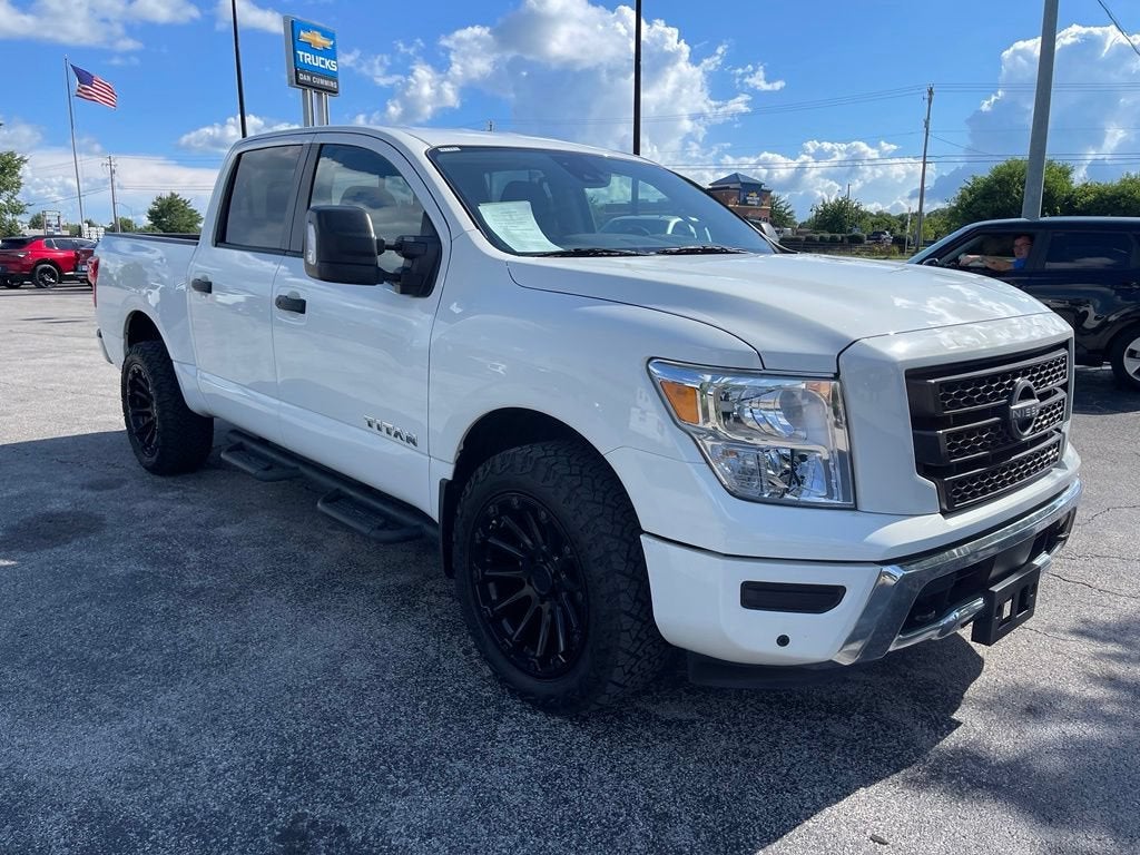 2024 Nissan Titan SV