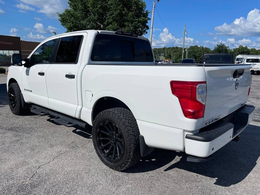2024 Nissan Titan SV