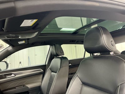 2022 Volkswagen Atlas Cross Sport 2.0T SEL R-Line