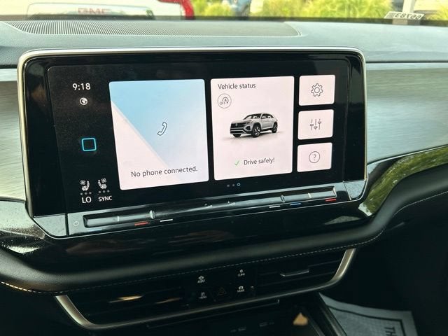 2025 Volkswagen Atlas Cross Sport 2.0T SE w/Technology