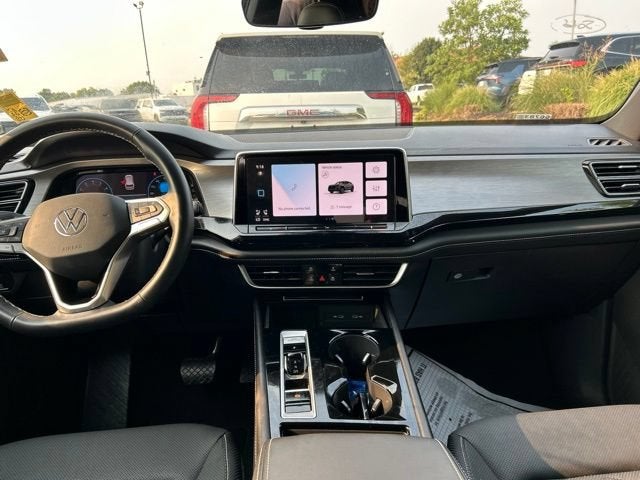 2025 Volkswagen Atlas Cross Sport 2.0T SE w/Technology