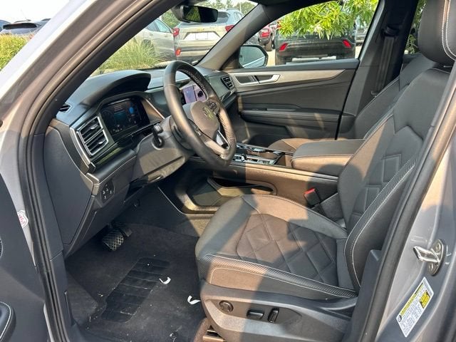 2025 Volkswagen Atlas Cross Sport 2.0T SE w/Technology