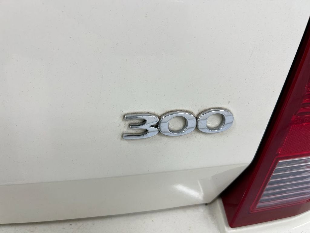 2006 Chrysler 300 4dr Sdn 300