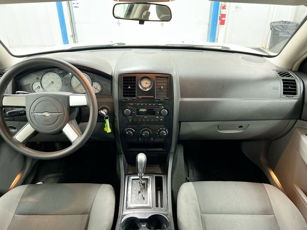 2006 Chrysler 300 4dr Sdn 300