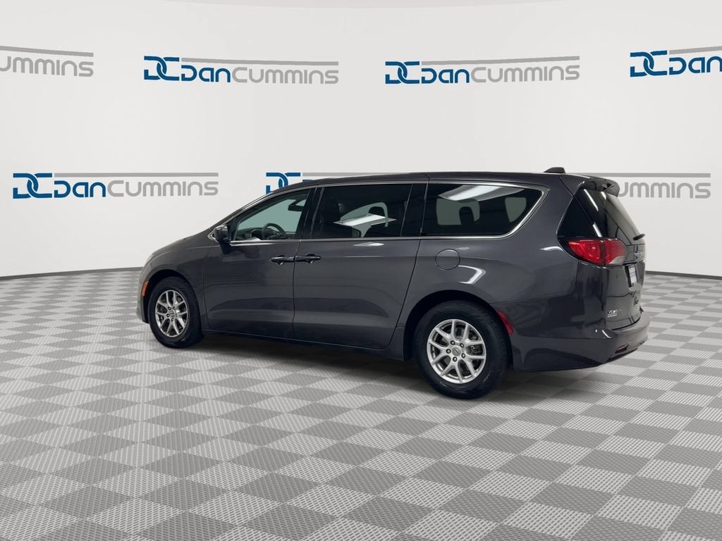 2022 Chrysler Voyager LX