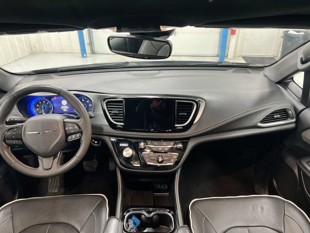 2025 Chrysler PACIFICA Base