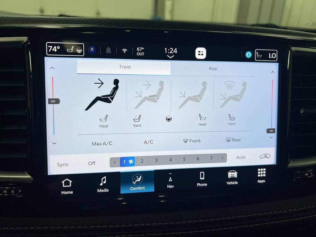 2025 Chrysler PACIFICA Base