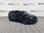 2025 Chrysler PACIFICA Base