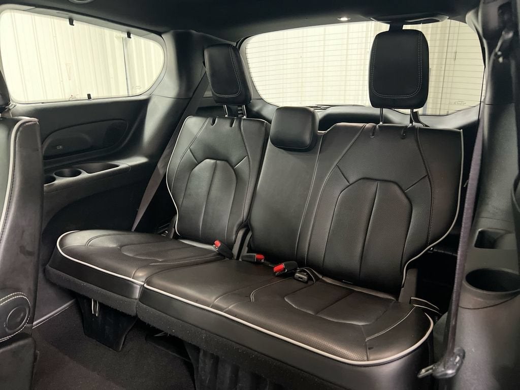 2025 Chrysler PACIFICA Base