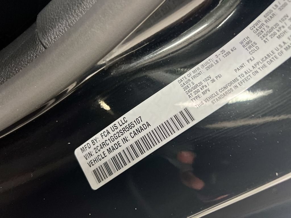 2025 Chrysler PACIFICA Base