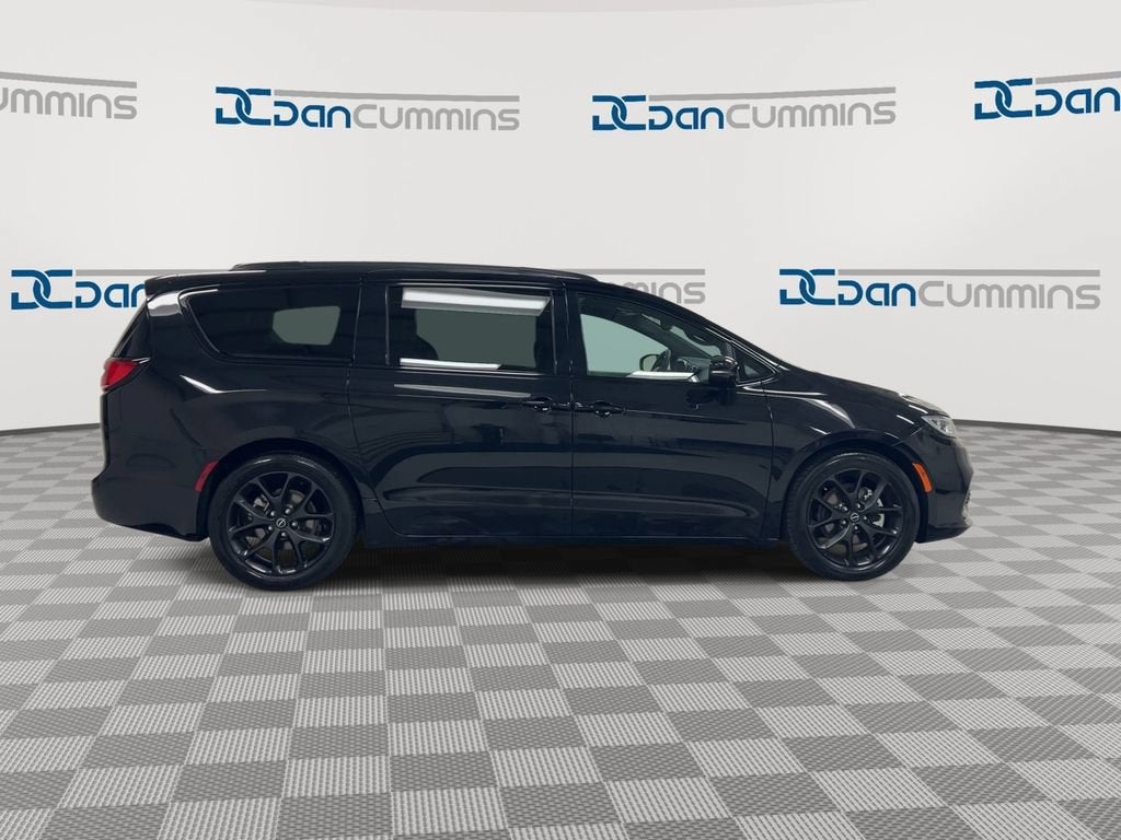 2025 Chrysler PACIFICA Base
