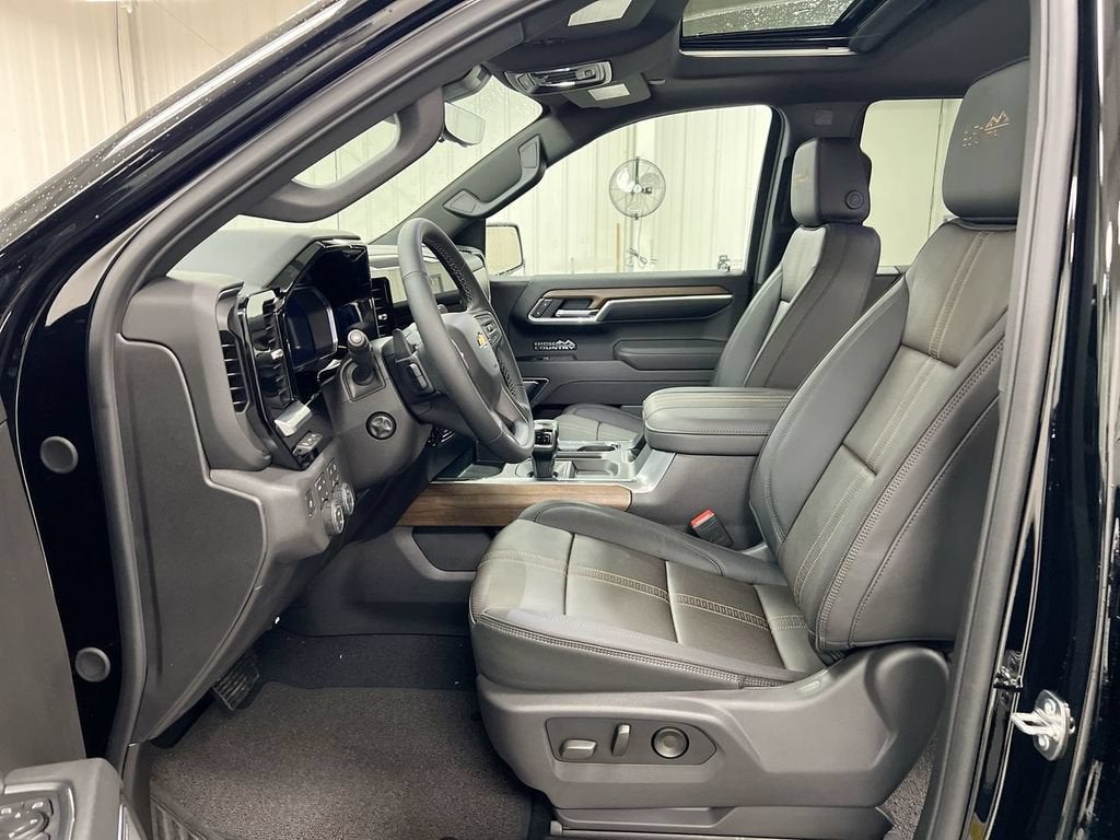 2026 Chevrolet Silverado 1500 High Country - Photo 21