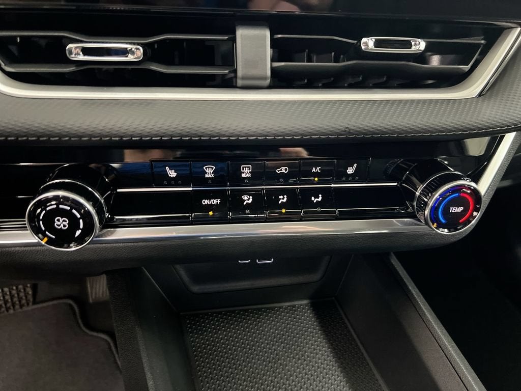 2027 Chevrolet Equinox LT - Photo 17