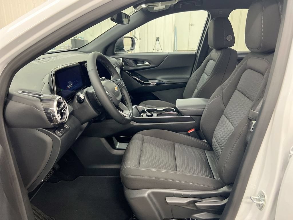 2027 Chevrolet Equinox LT - Photo 20