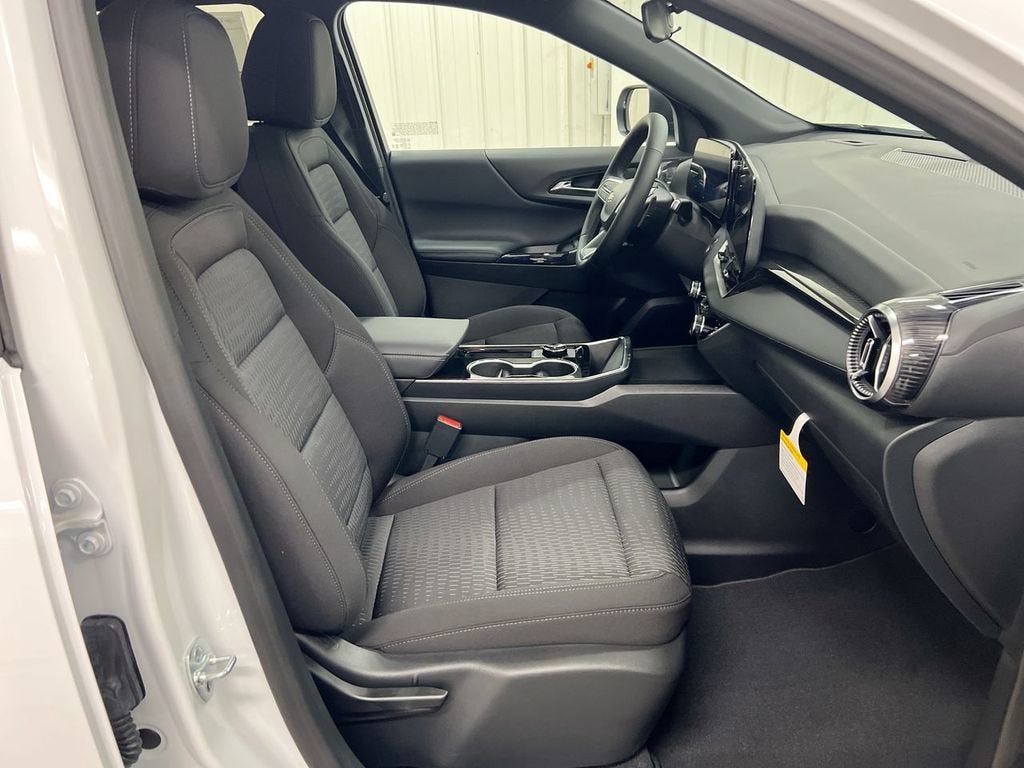 2027 Chevrolet Equinox LT - Photo 22