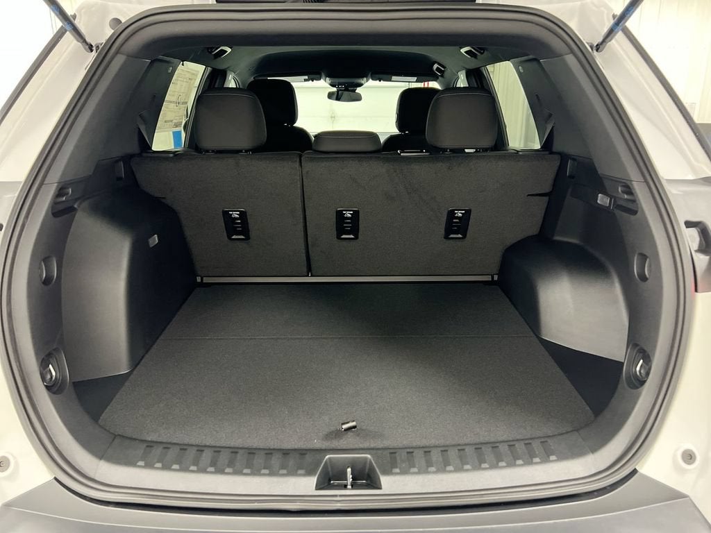 2027 Chevrolet Equinox LT - Photo 24