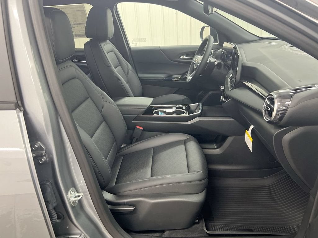 2027 Chevrolet Equinox LT - Photo 22