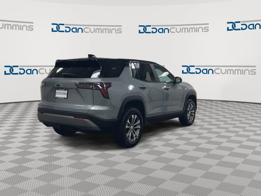 2027 Chevrolet Equinox LT - Photo 8