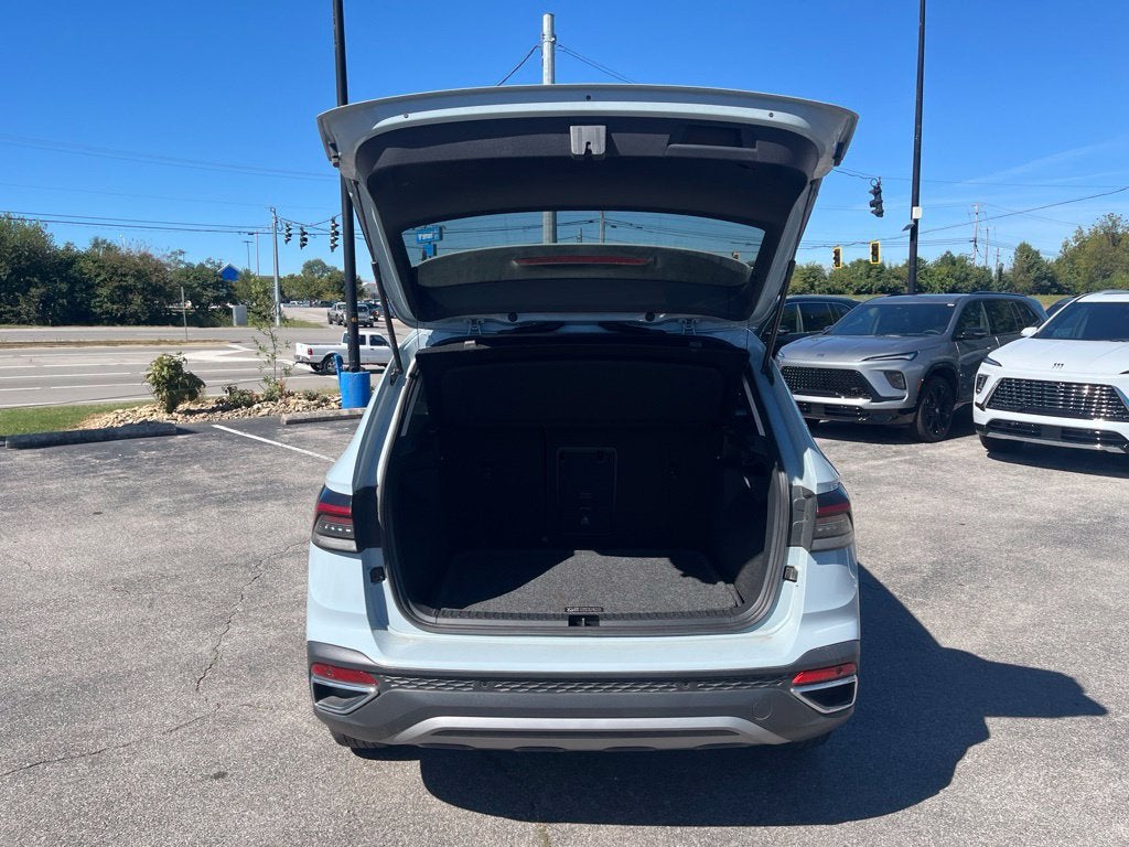 2025 Volkswagen Taos SE