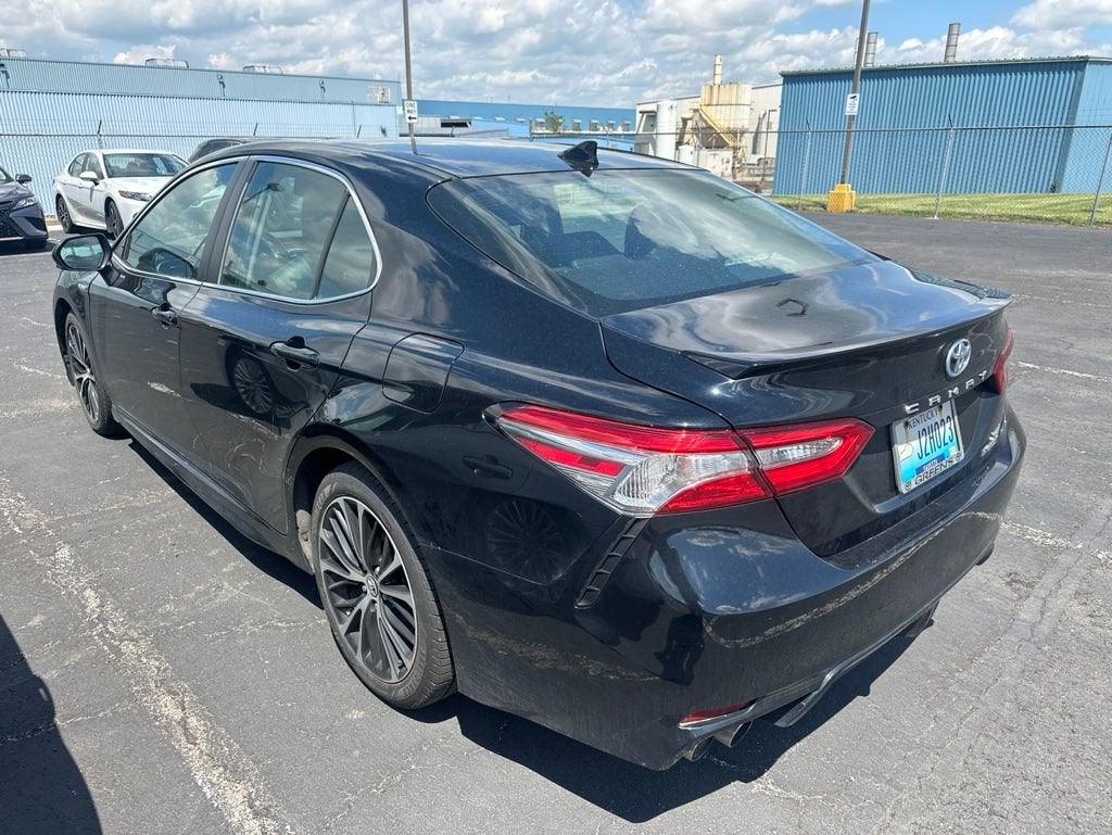 2019 Toyota Camry Hybrid LE