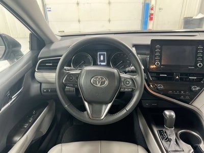 2022 Toyota Camry Hybrid SE