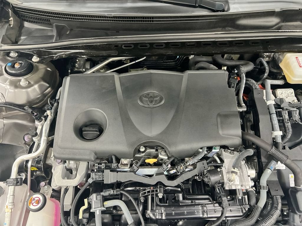 2022 Toyota Camry Hybrid SE