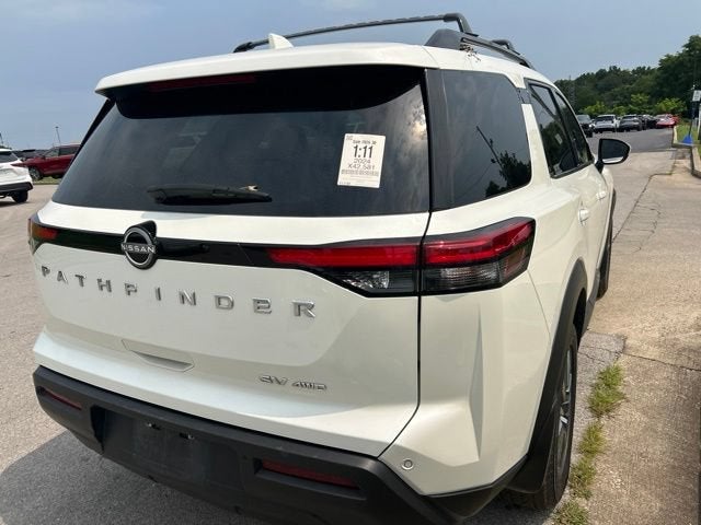 2024 Nissan Pathfinder SV