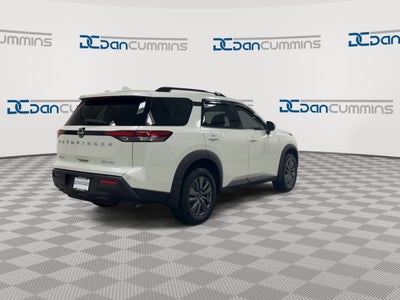 2024 Nissan Pathfinder SV