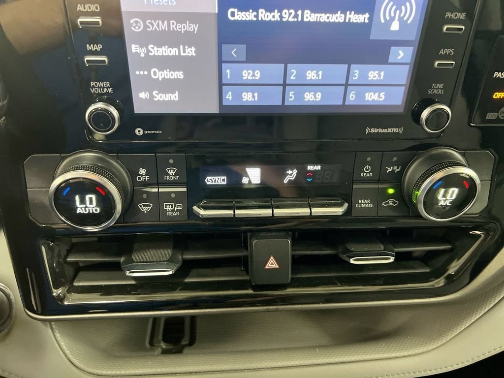 2022 Toyota Highlander L