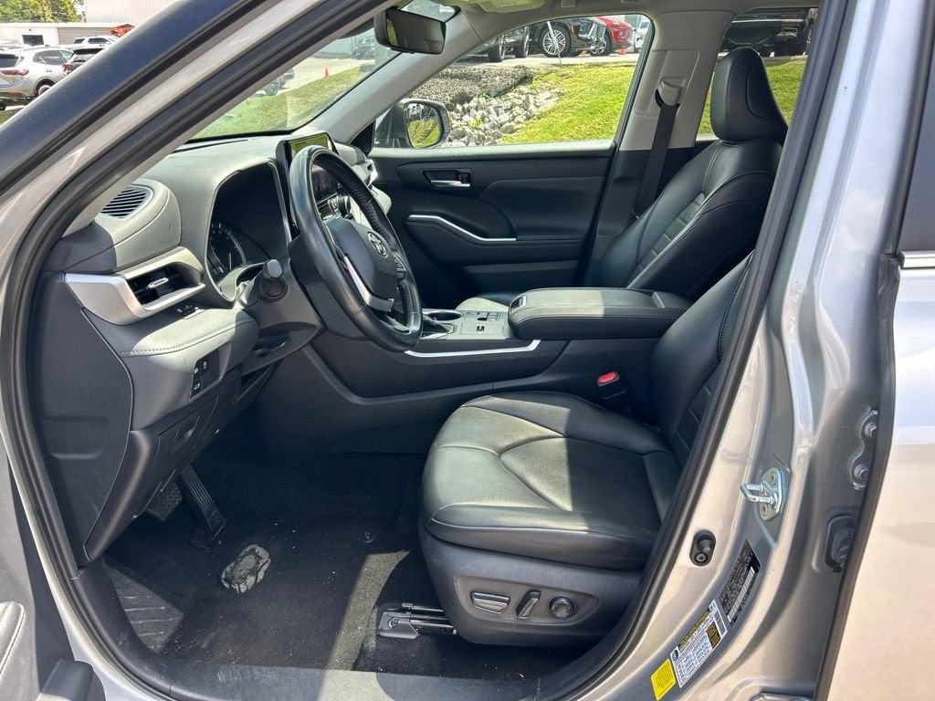 2024 Toyota Highlander LE