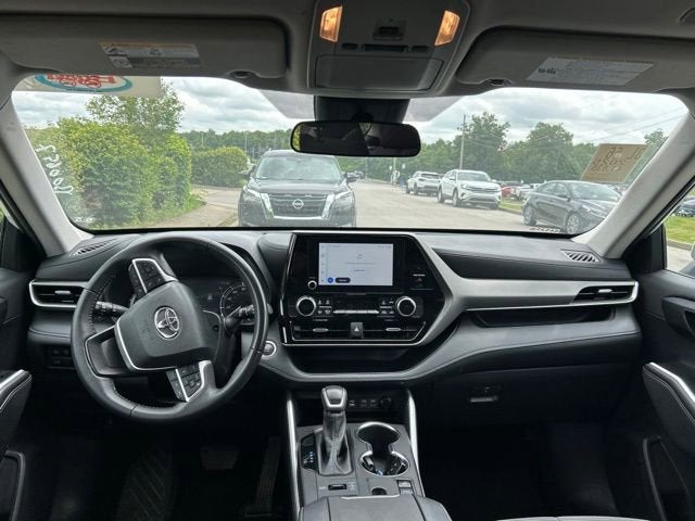 2025 Toyota Highlander LE