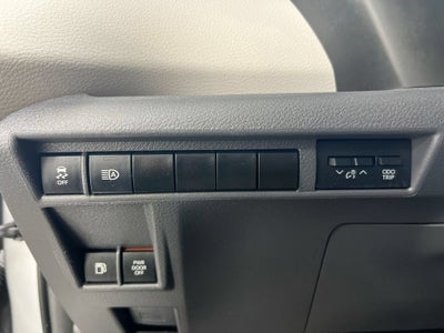 2023 Toyota Sienna LE