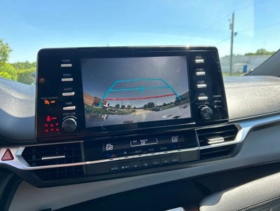2023 Toyota Sienna LE