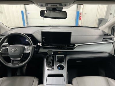 2025 Toyota Sienna XLE