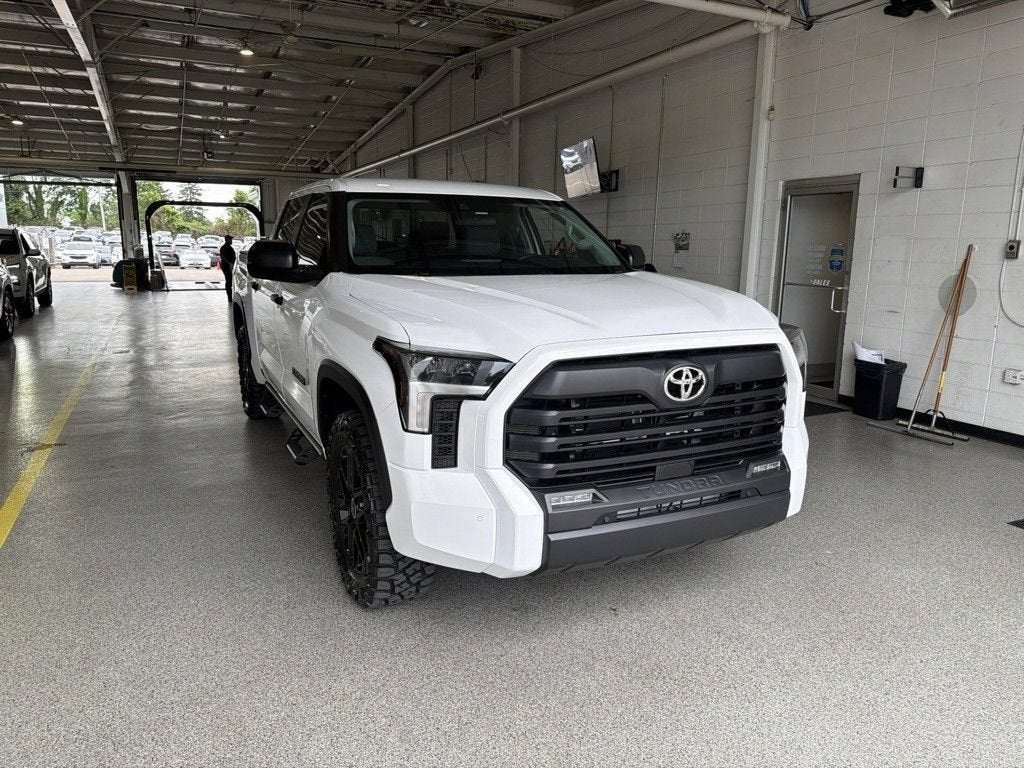 2024 Toyota Tundra 4WD SR5
