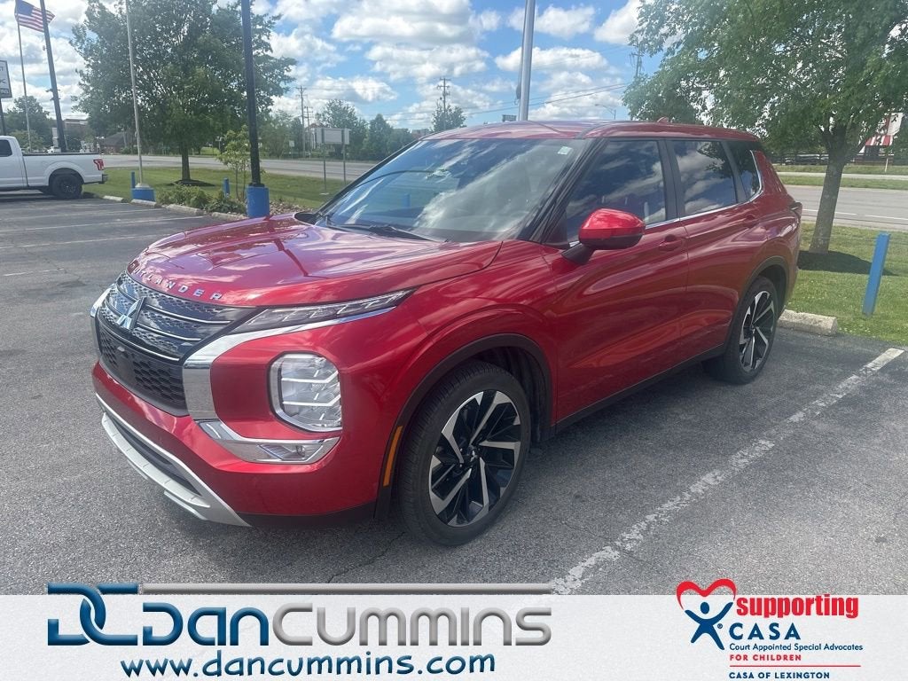 2023 Mitsubishi Outlander SE 2WD's photo