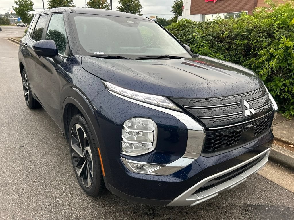 2024 Mitsubishi Outlander SE