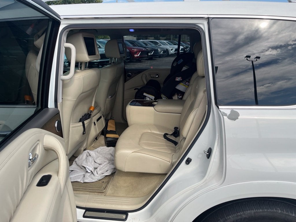 2011 INFINITI QX56 7-passenger