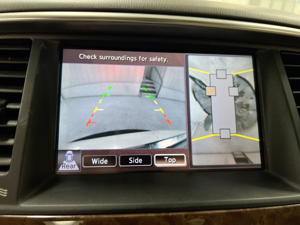 2011 INFINITI QX56 7-passenger