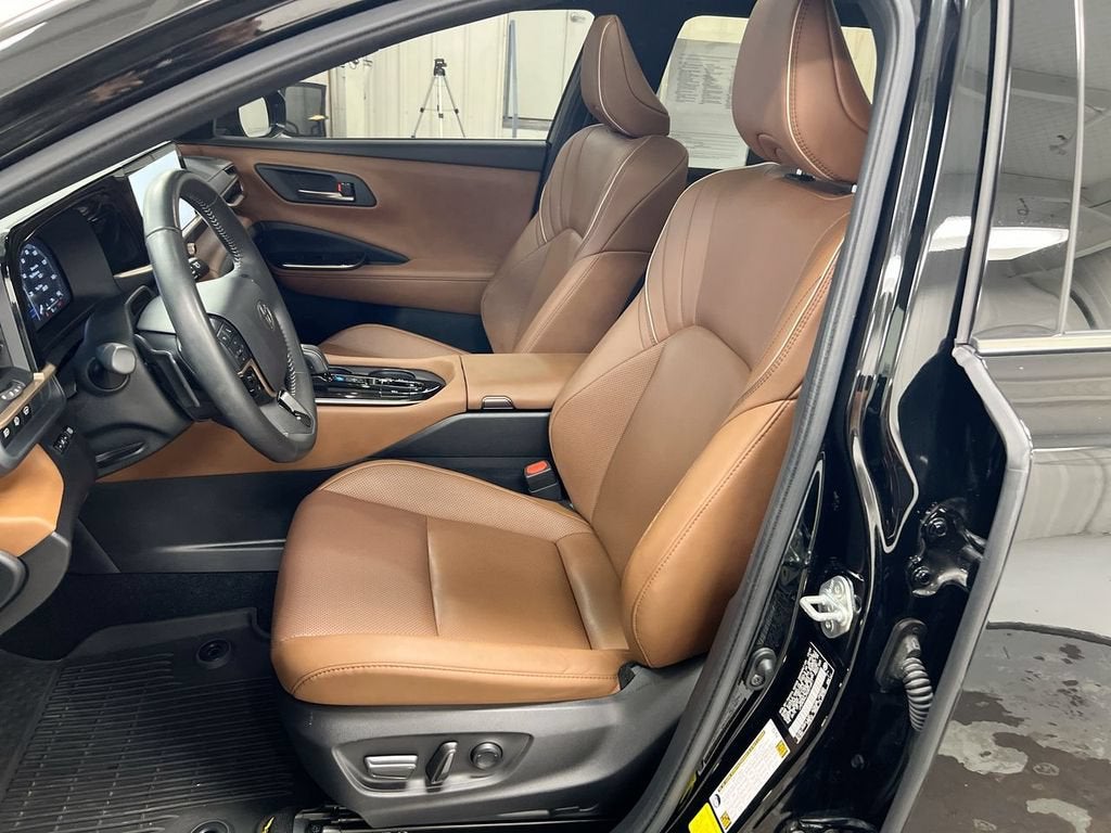 2025 Toyota Crown Signia XLE